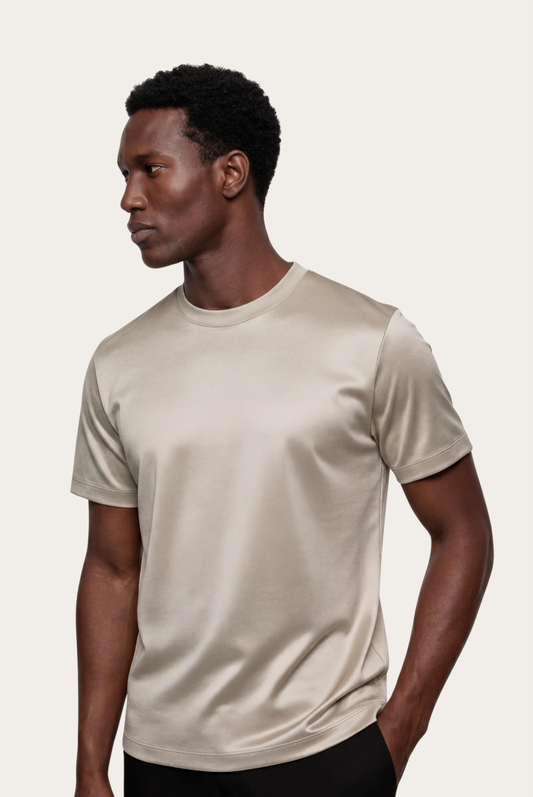 Marcello Camiseta Esencial Greige de MENIELLE, detalle