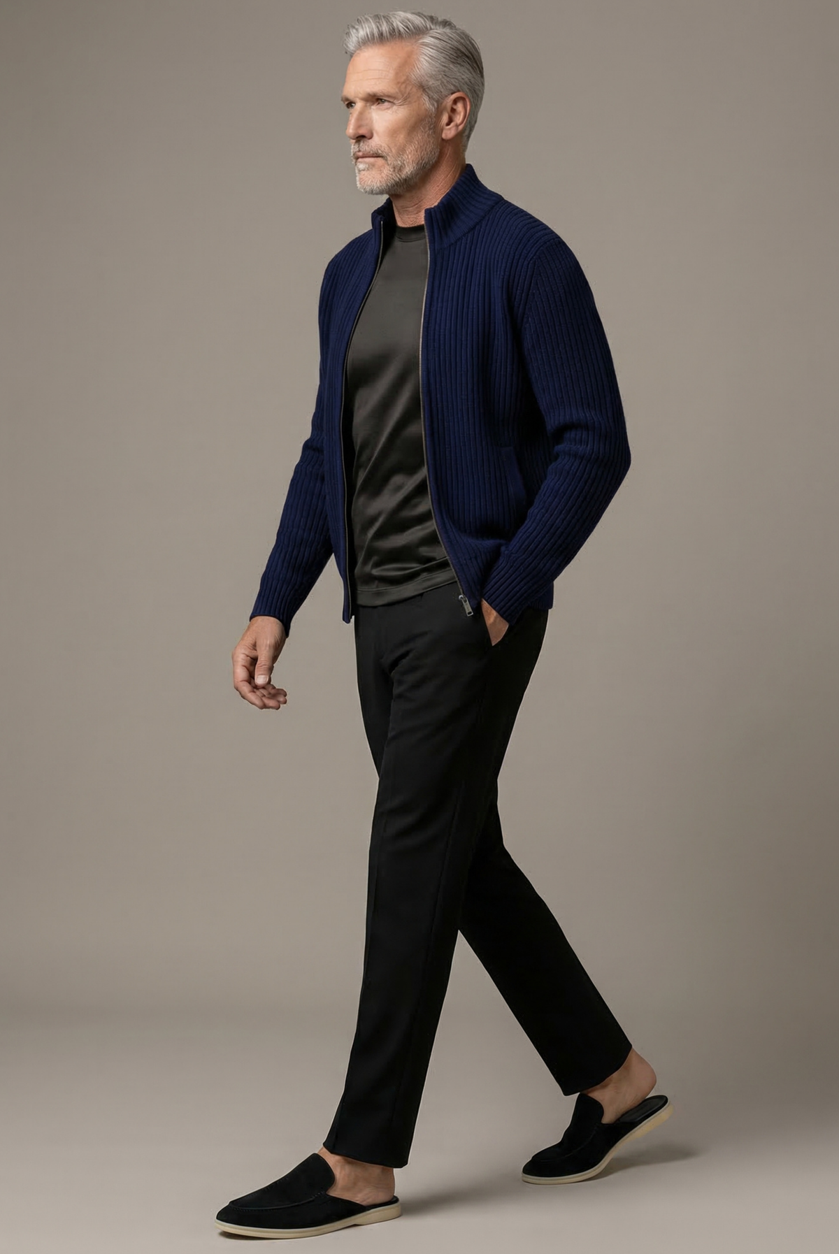 Marcello Camiseta Esencial Gris de MENIELLE, detalle