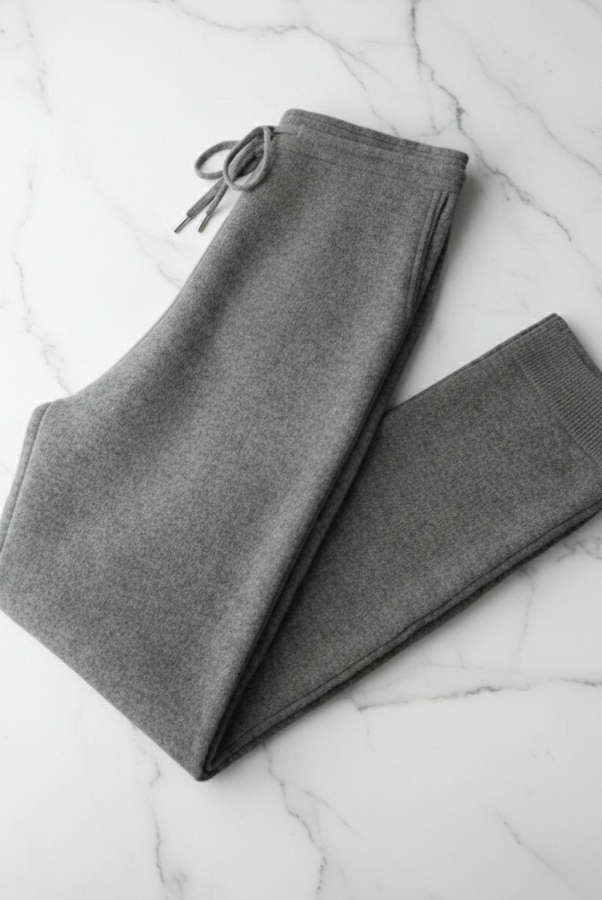 Dante Nocturne Conjunto Lana Merino Gris de MENIELLE, detalle