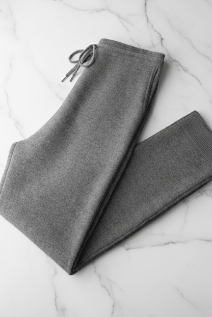 Dante Nocturne Conjunto Lana Merino Gris de MENIELLE, detalle