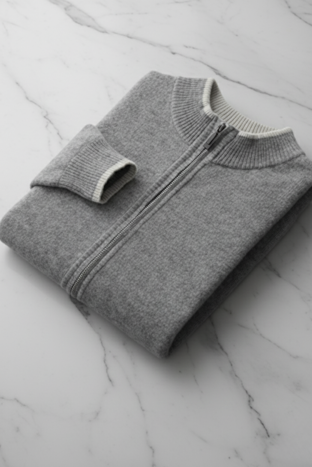 Dante Nocturne Conjunto Lana Merino Gris de MENIELLE, detalle