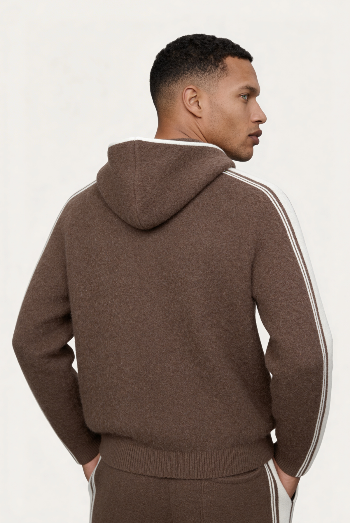 Dante Conjunto Lana Merino Moca de MENIELLE, detalle
