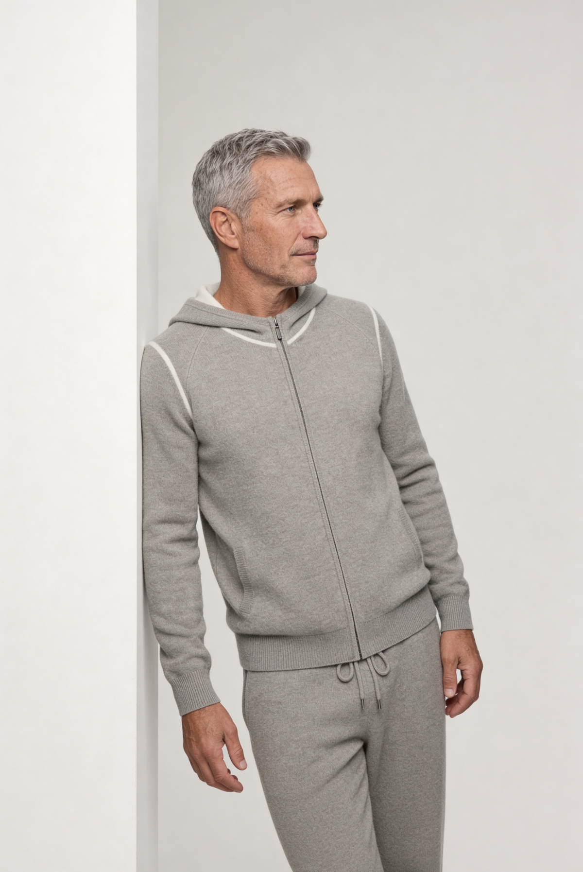Marzio Dune Conjunto Cachemira Gris de MENIELLE, detalle