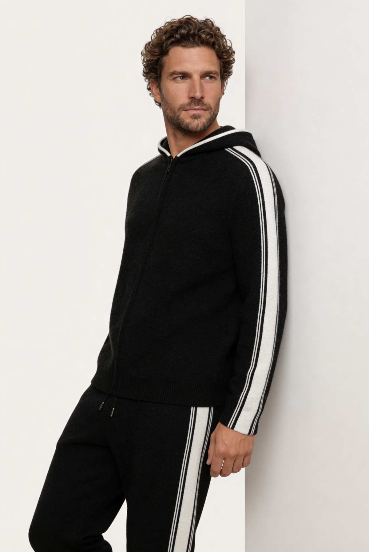 Dante Conjunto Lana Merino Negro de MENIELLE, detalle