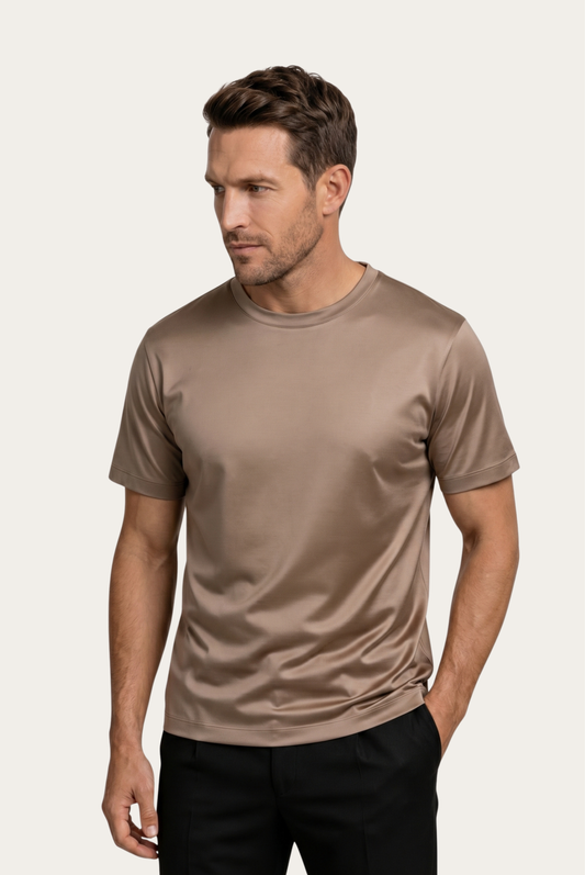 Marcello Camiseta Esencial Taupe de MENIELLE, detalle