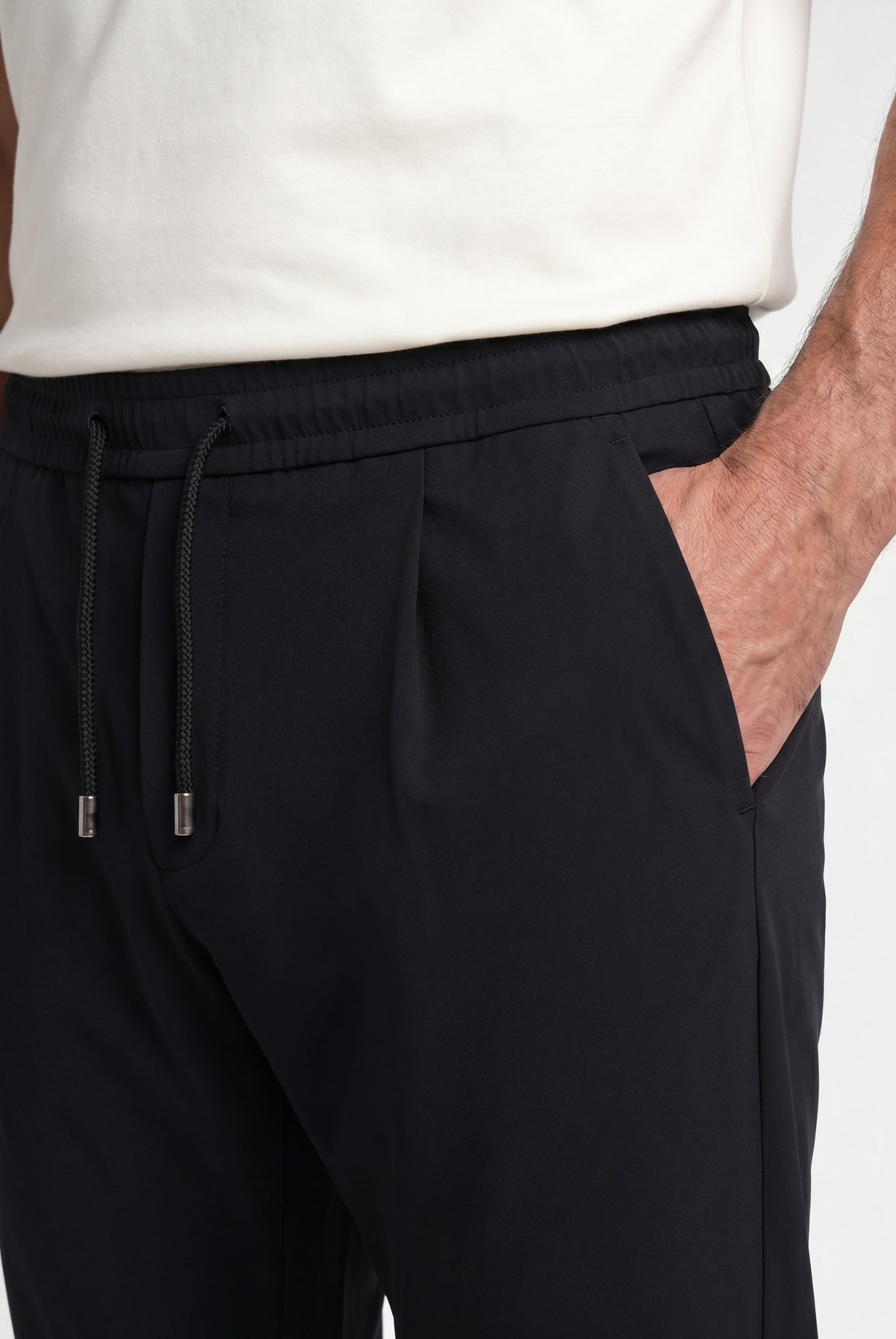 Verona Pantalón Negro de MENIELLE, detalle