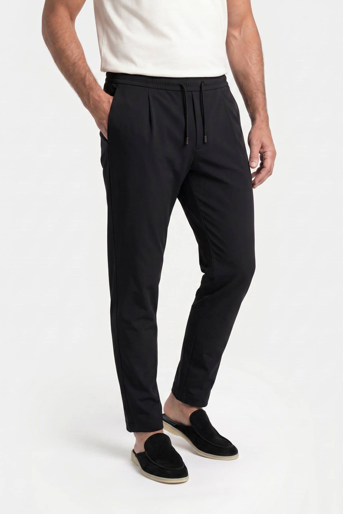 Verona Pantalón Negro de MENIELLE, detalle