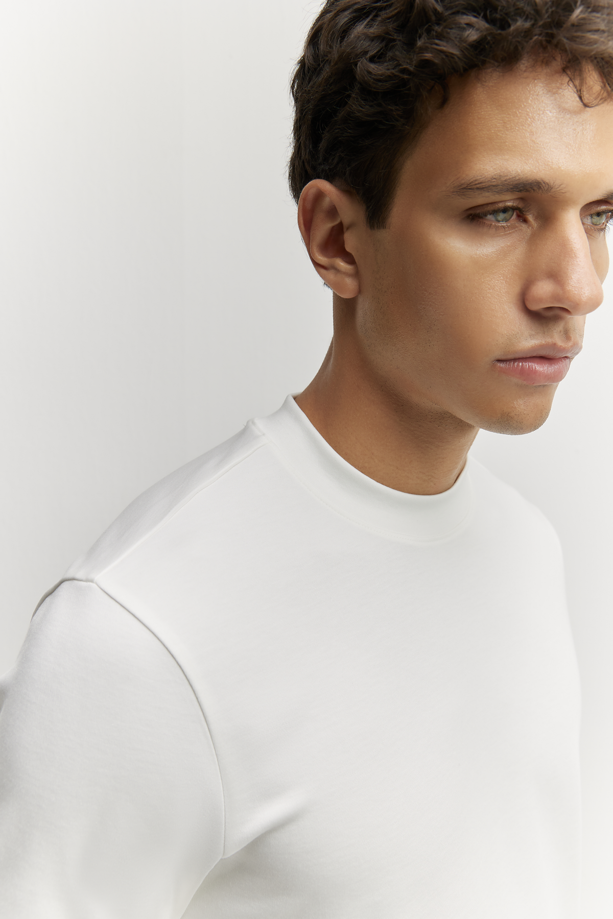 Lucca Camiseta Premium Blanca de MENIELLE, detalle