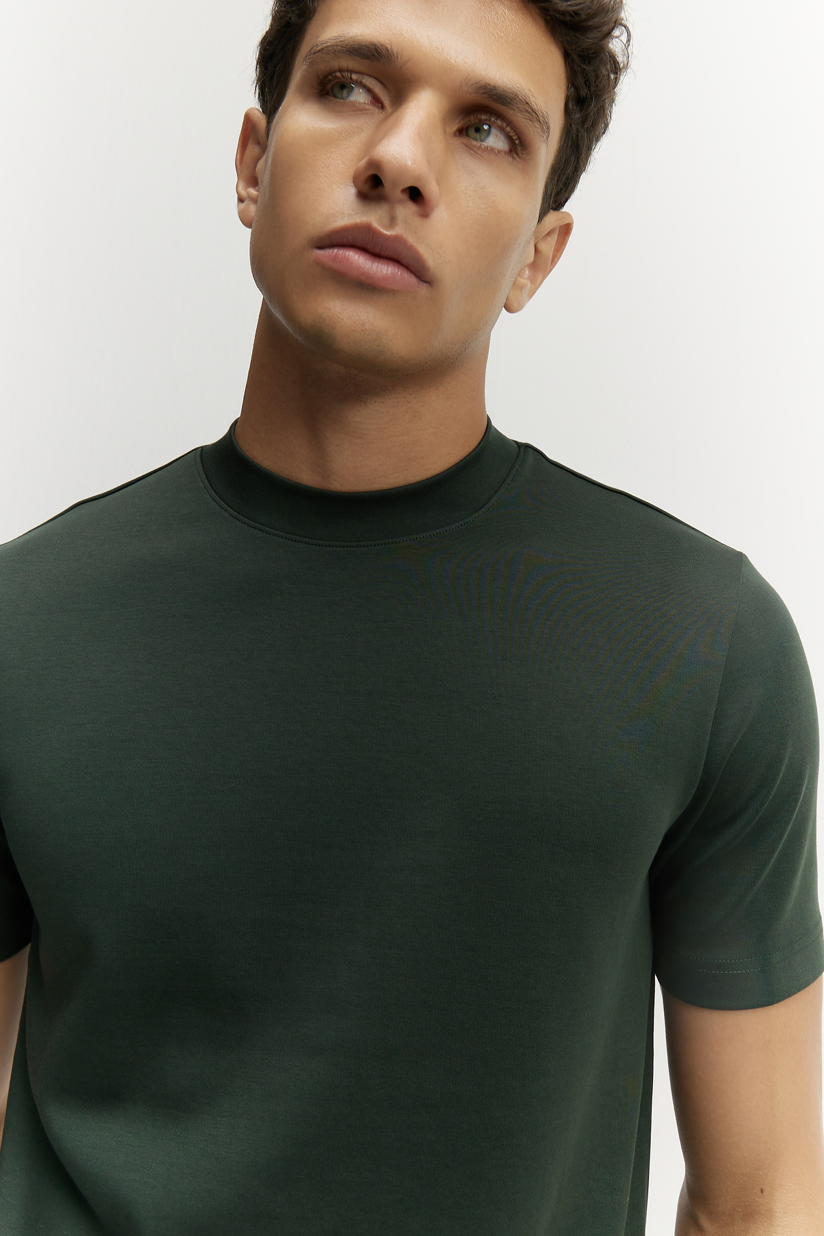 Lucca Camiseta Premium Verde Bosque de MENIELLE, detalle