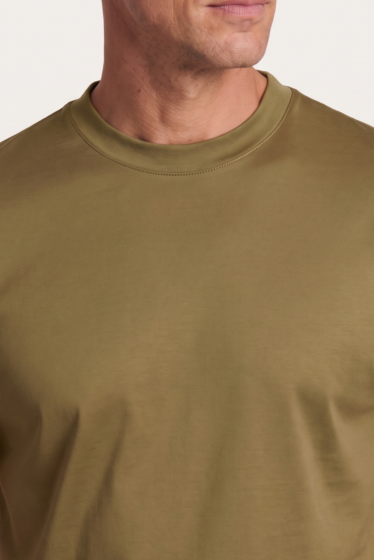 Trento Camiseta Verde Oliva de MENIELLE, detalle