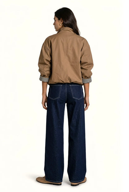 Varenna Chaqueta Camel con cuello de cuadros en contraste y doble sistema de cierre frontal