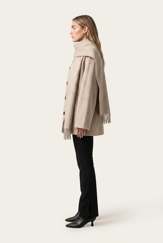 Belmore Abrigo Beige de Menielle, vista de tres cuartos