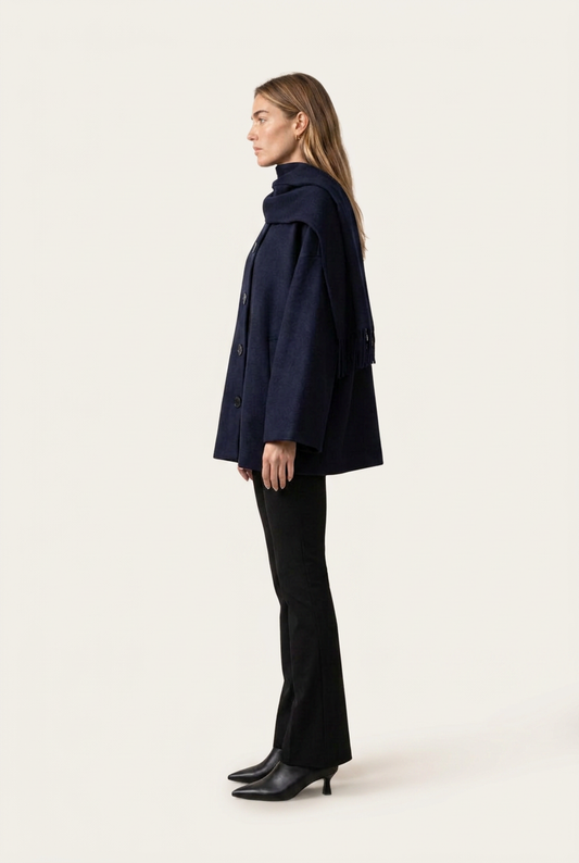 Belmore Abrigo Navy de Menielle, vista lateral