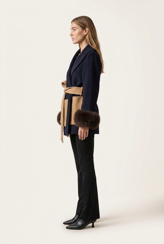Cassia Abrigo Navy de Menielle, vista lateral