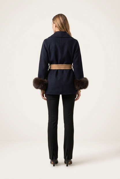 Cassia Abrigo Navy de Menielle, vista posterior
