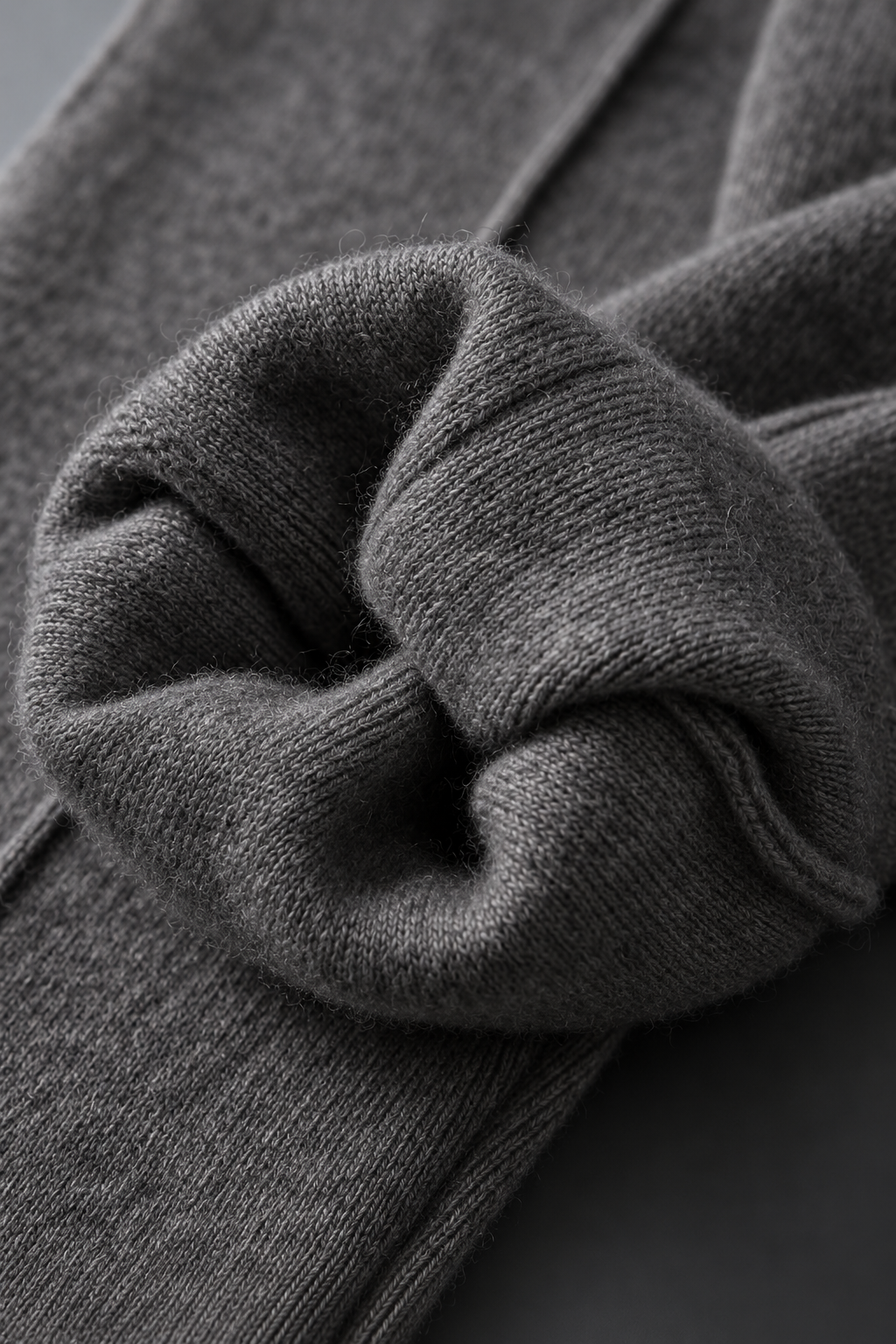 close up merino wool bruno set gray