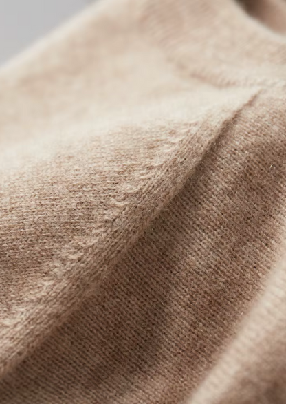 Enzo Camiseta Cachemira Beige de Menielle, detalle del puño
