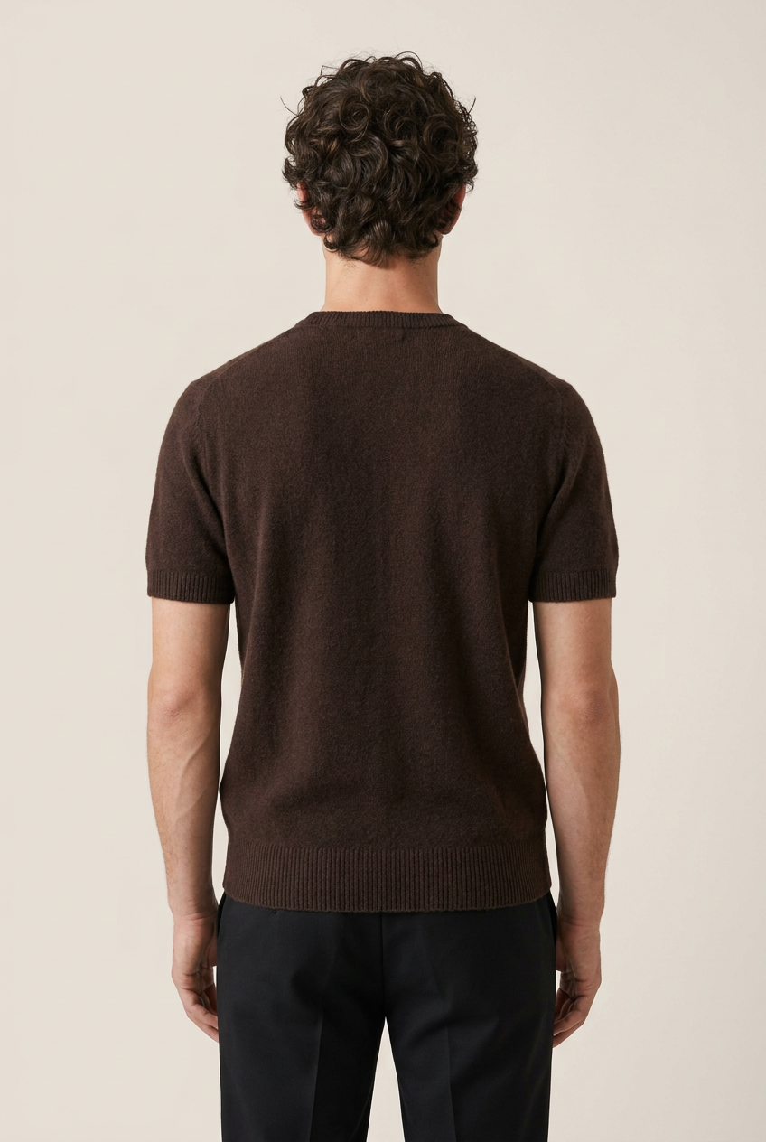 Enzo Camiseta Cachemira Cioccolato de Menielle, vista posterior