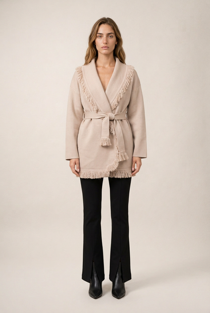 Marano Abrigo Beige de Menielle, vista de tres cuartos