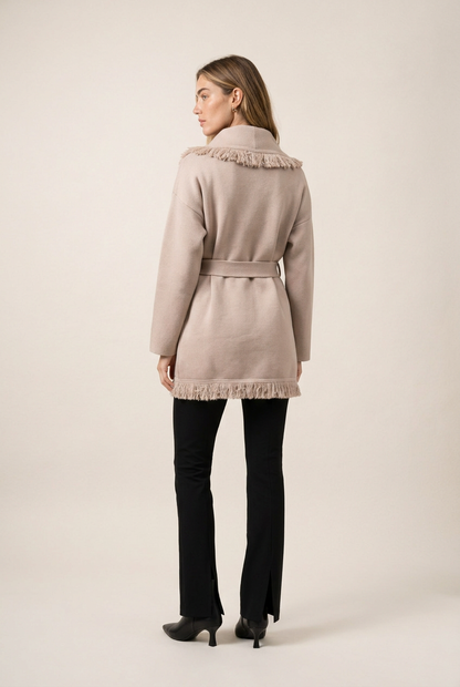 Marano Abrigo Beige de Menielle, vista posterior