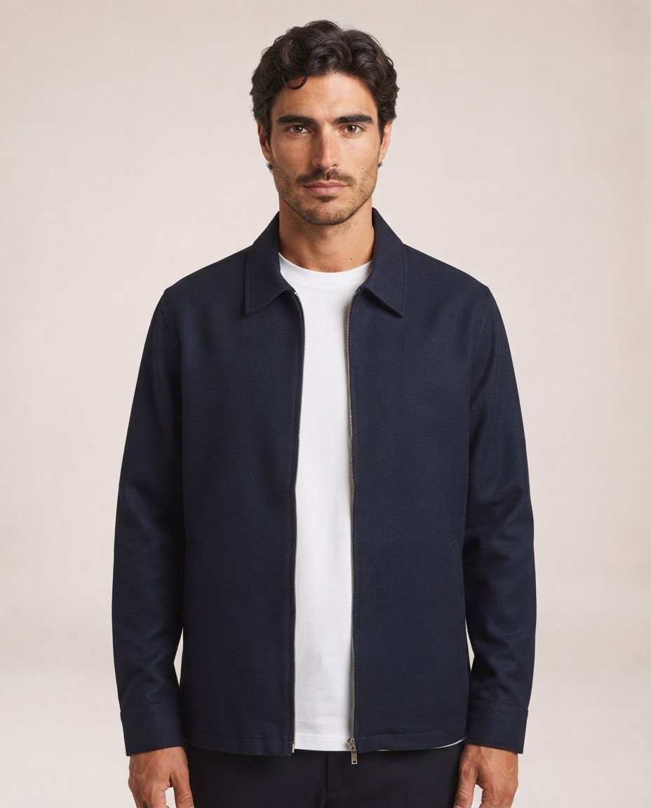 Nilo navy jacket close-up showing collar, zip closure and clean finish