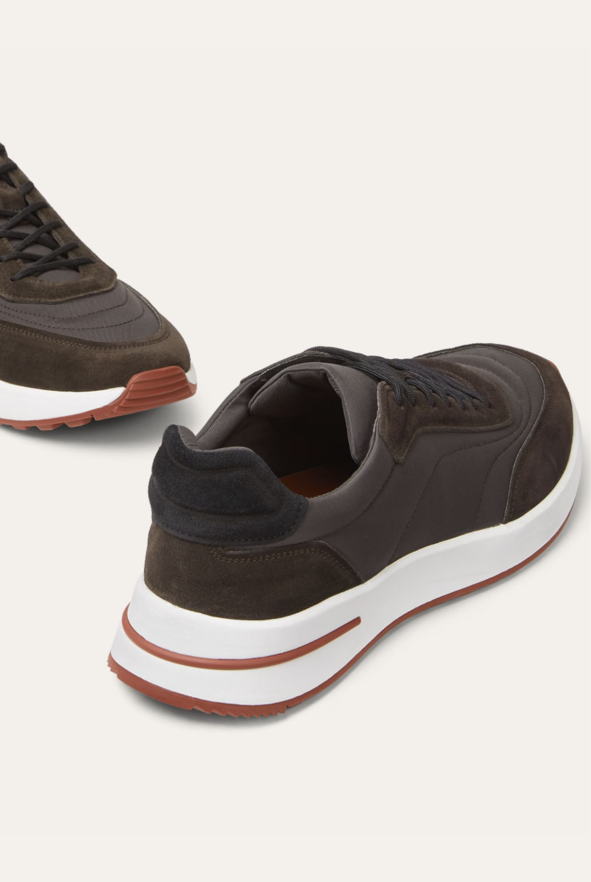 Enzo Sneakers Cioccolato de Menielle, detalle