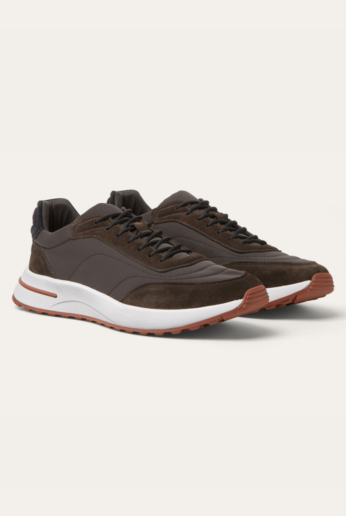 Enzo Sneakers Cioccolato de Menielle, par completo