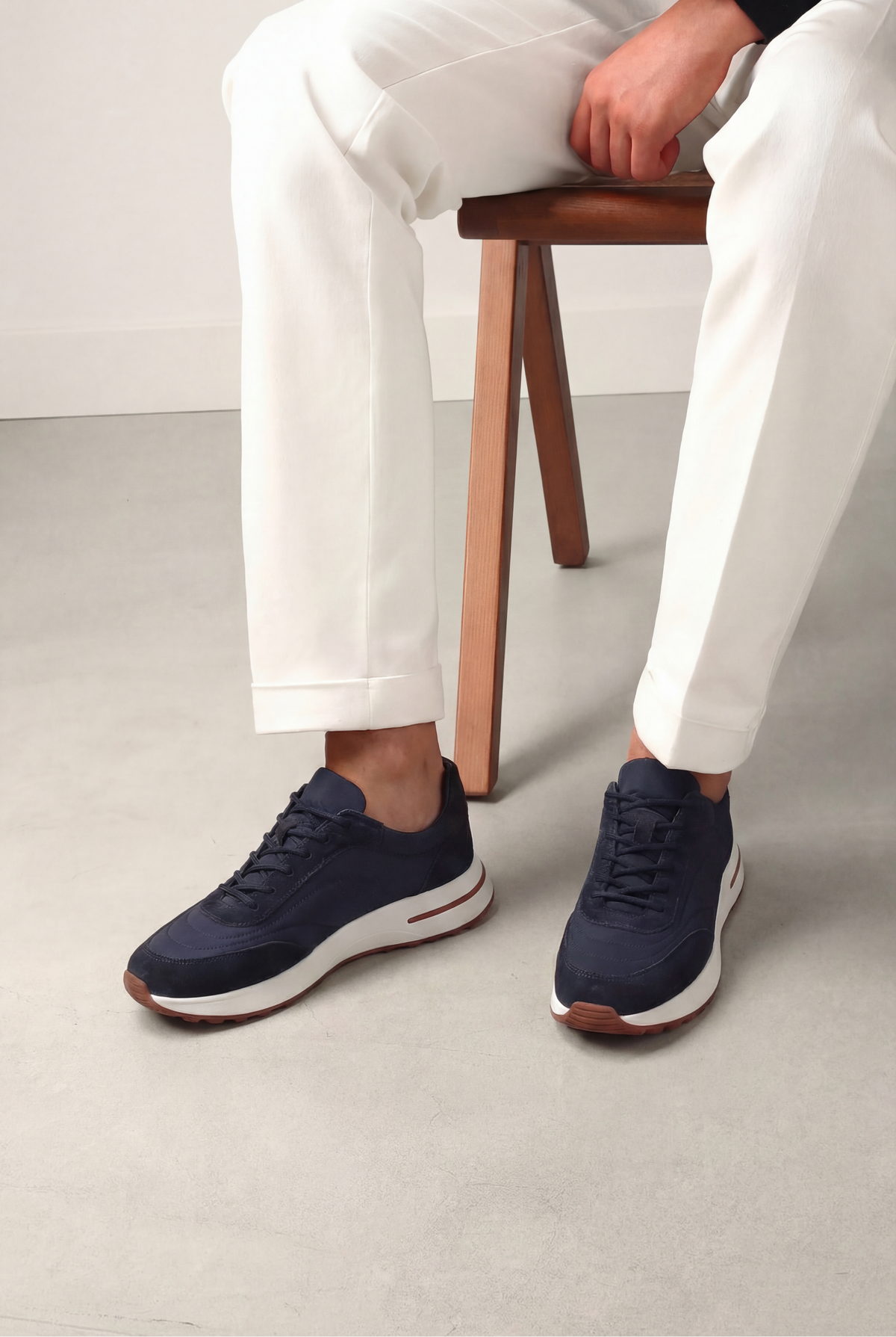 Enzo Sneakers Navy de Menielle, puesta