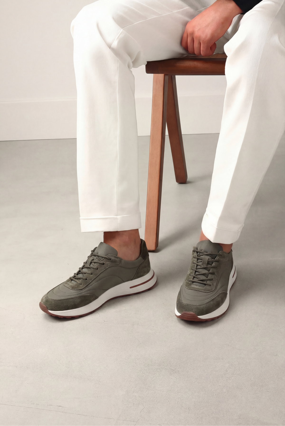 Enzo Sneakers Oliva de Menielle, puesta
