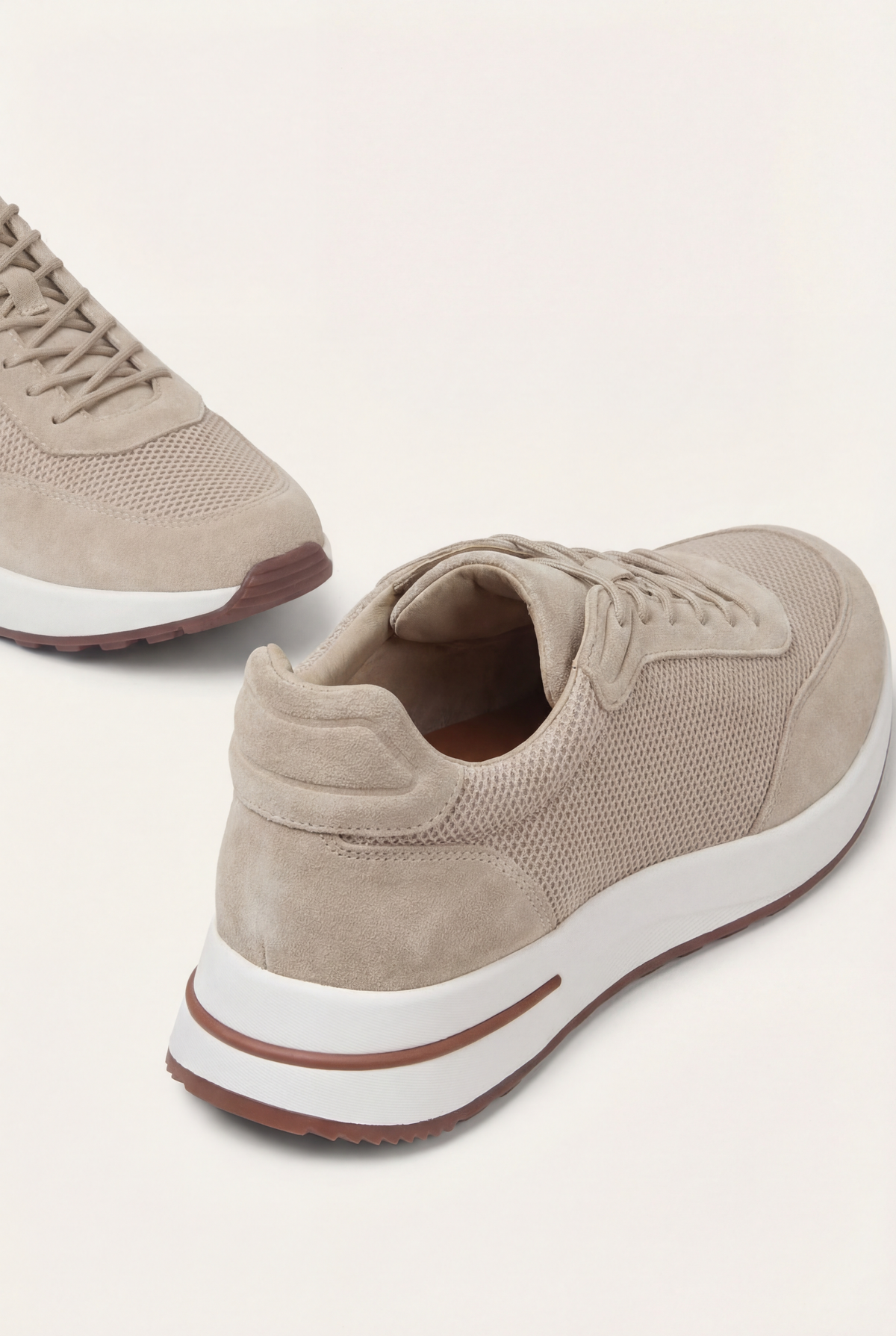 Stresa Sneaker Beige de Menielle, vista tres cuartos