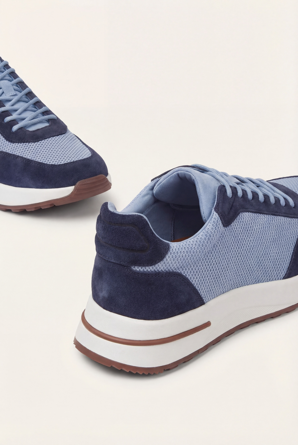 Stresa Sneaker Celeste de Menielle, vista tres cuartos
