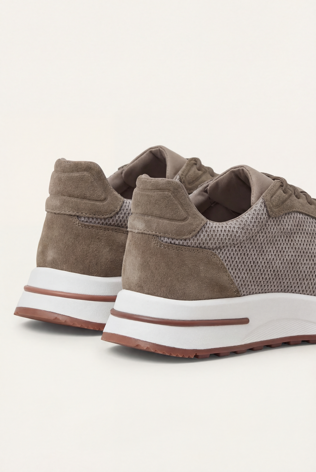 Stresa Sneaker Taupe de Menielle, par completo, vista posterior