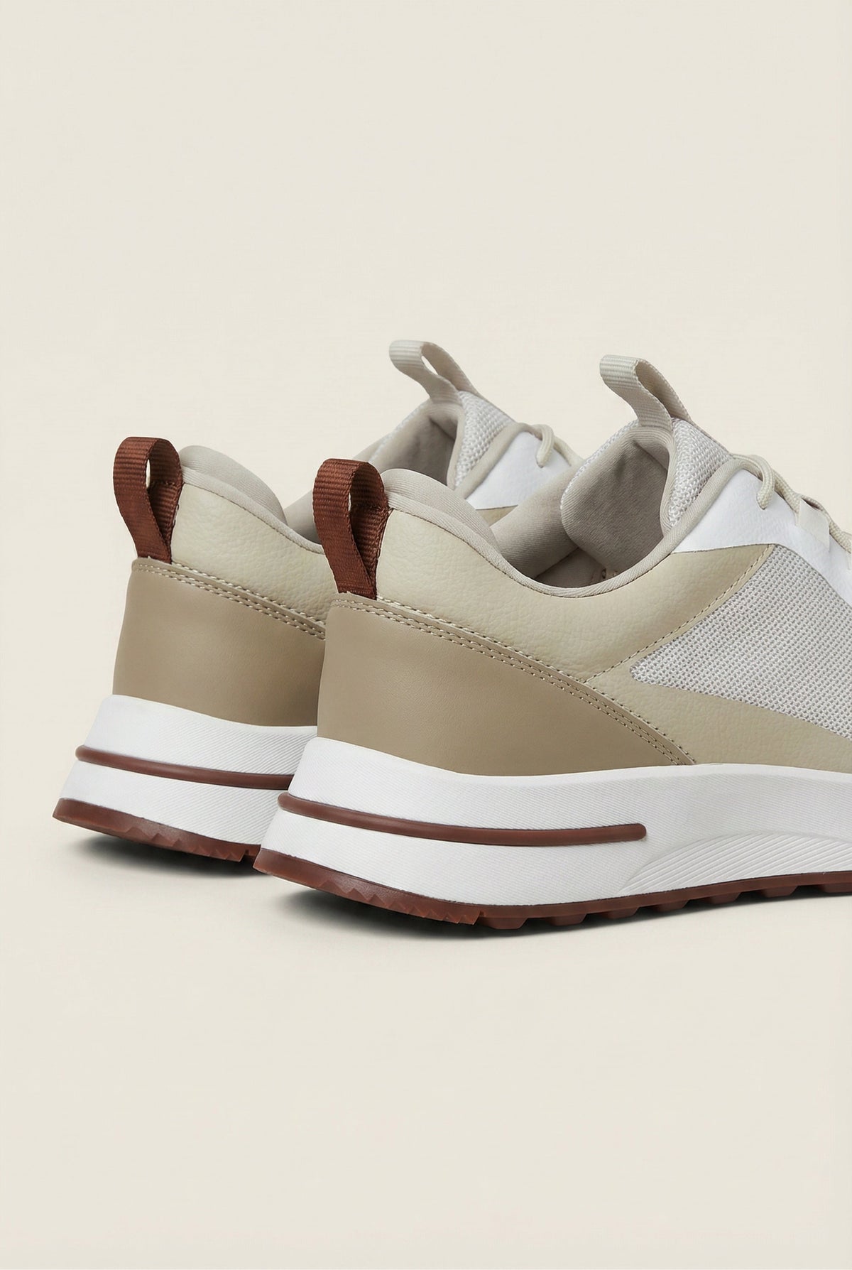 Taormina Sneaker Beige de Menielle, detalle talon