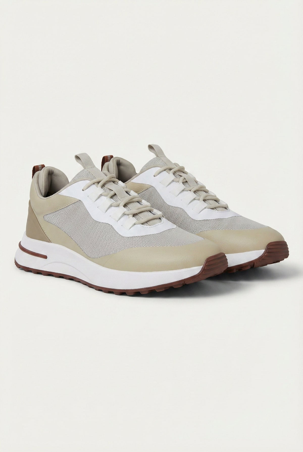 Taormina Sneaker Beige de Menielle, tres cuartos frontal