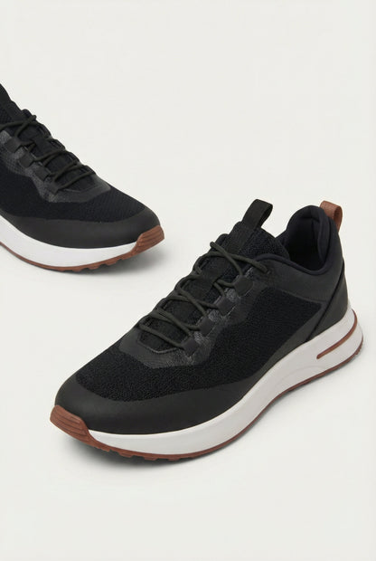 Taormina Sneaker Nero de Menielle, trasera tres cuartos