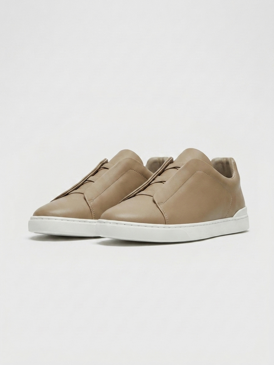 Vittorio Sneakers Kaki de Menielle, vista tres cuartos bajo